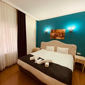 Adora Cafe & Restaurant Otel