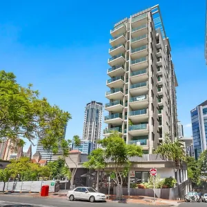 **** Aparthotel Quattro On Astor By Restt Australia
